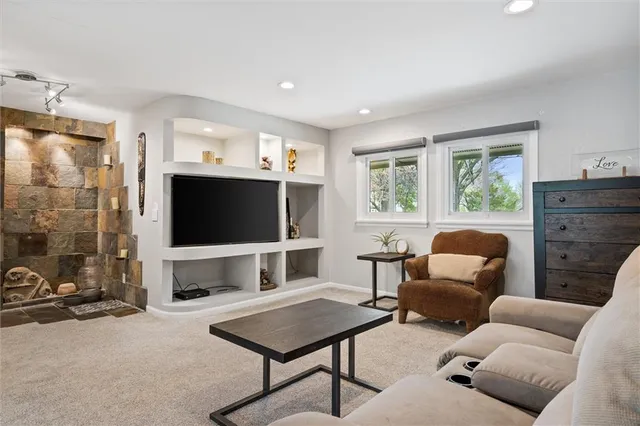 $1,999,999 | 2807 Northeast 78th Street, Kansas City, MO 64119