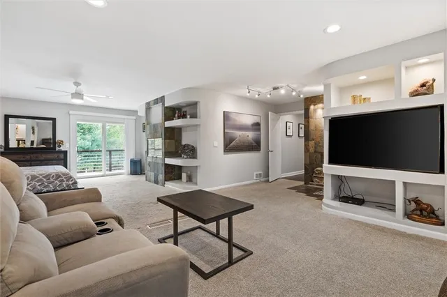 $1,999,999 | 2807 Northeast 78th Street, Kansas City, MO 64119