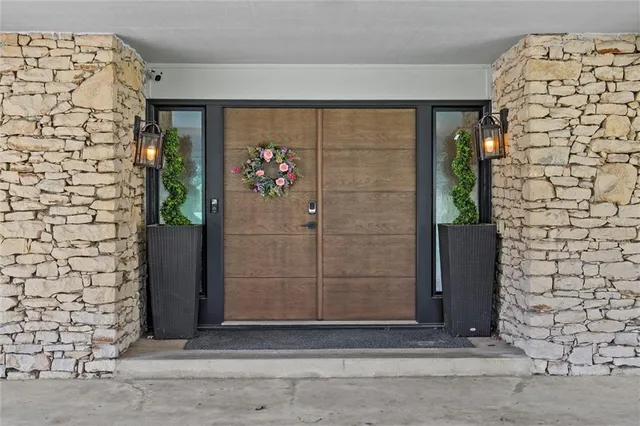 $1,999,999 | 2807 Northeast 78th Street, Kansas City, MO 64119