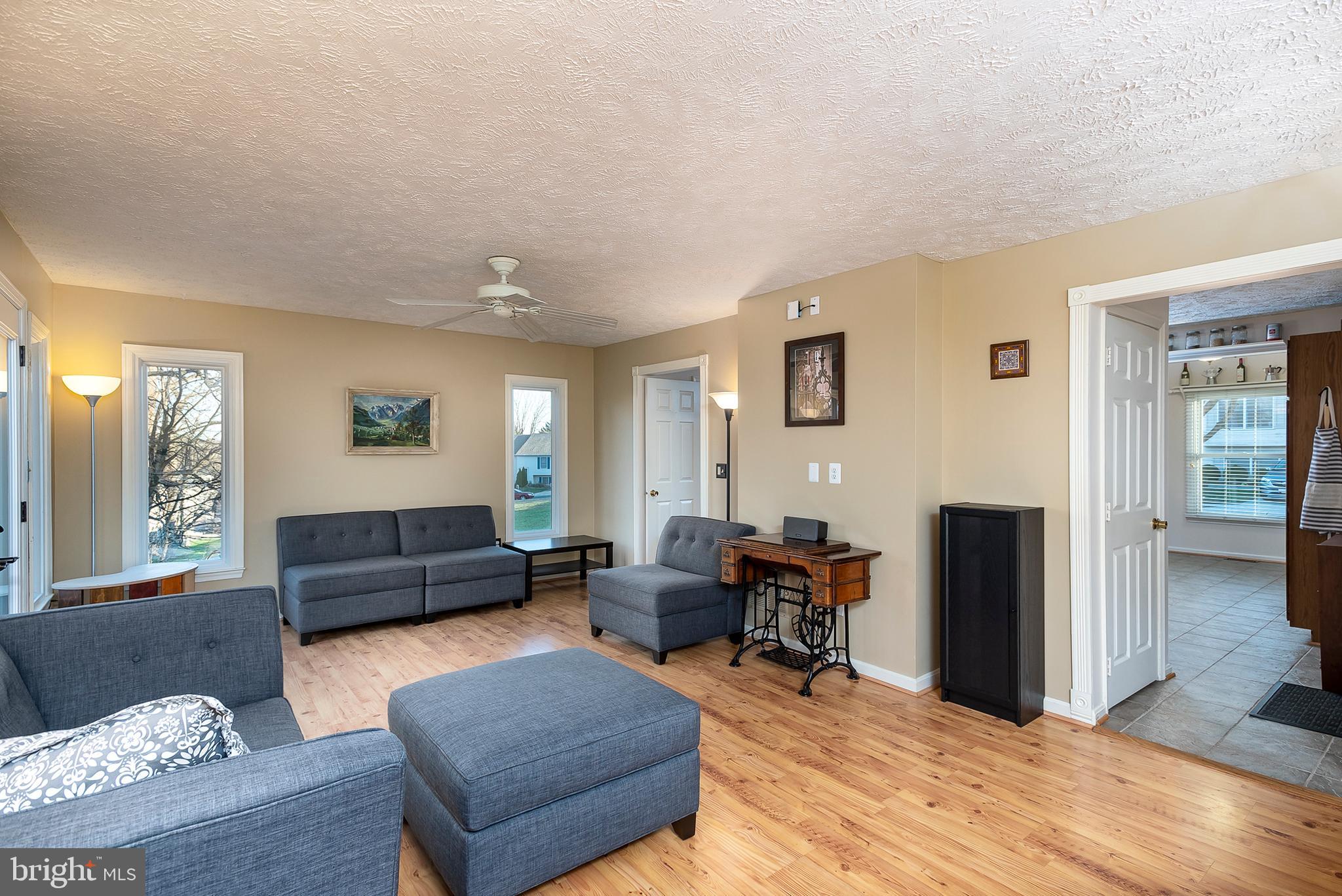 7532 Knoll Acres Road Hanover, MD 21076 - Photo 9 of 31 Living Room