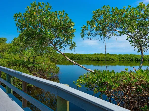 $305,000 | 1678 Starling Drive, Unit 102, Sarasota, FL 34231