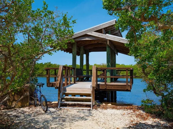 $305,000 | 1678 Starling Drive, Unit 102, Sarasota, FL 34231