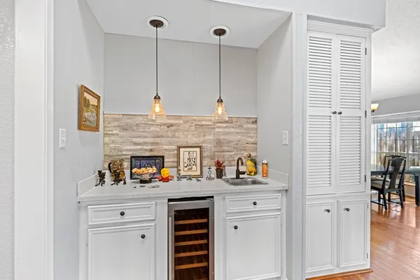 $400,000 | 530 Sand Bend Drive, Kerrville, TX 78028