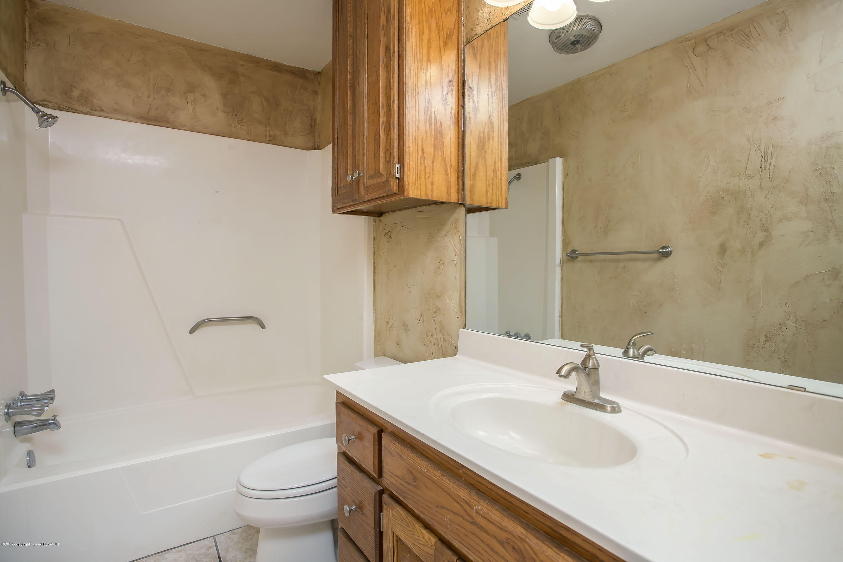 52 Hunsley Road Canyon, TX 79015 - Photo 15 of 18 Bathroom
