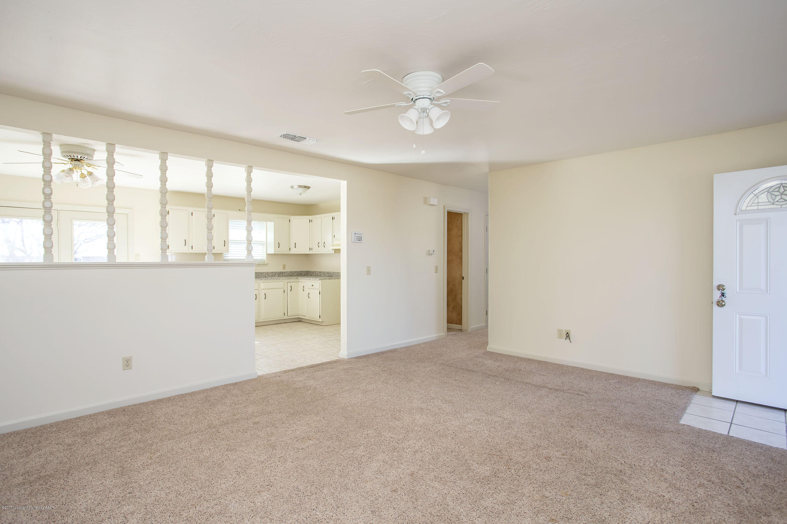 52 Hunsley Road Canyon, TX 79015 - Photo 4 of 18 Living Room 1