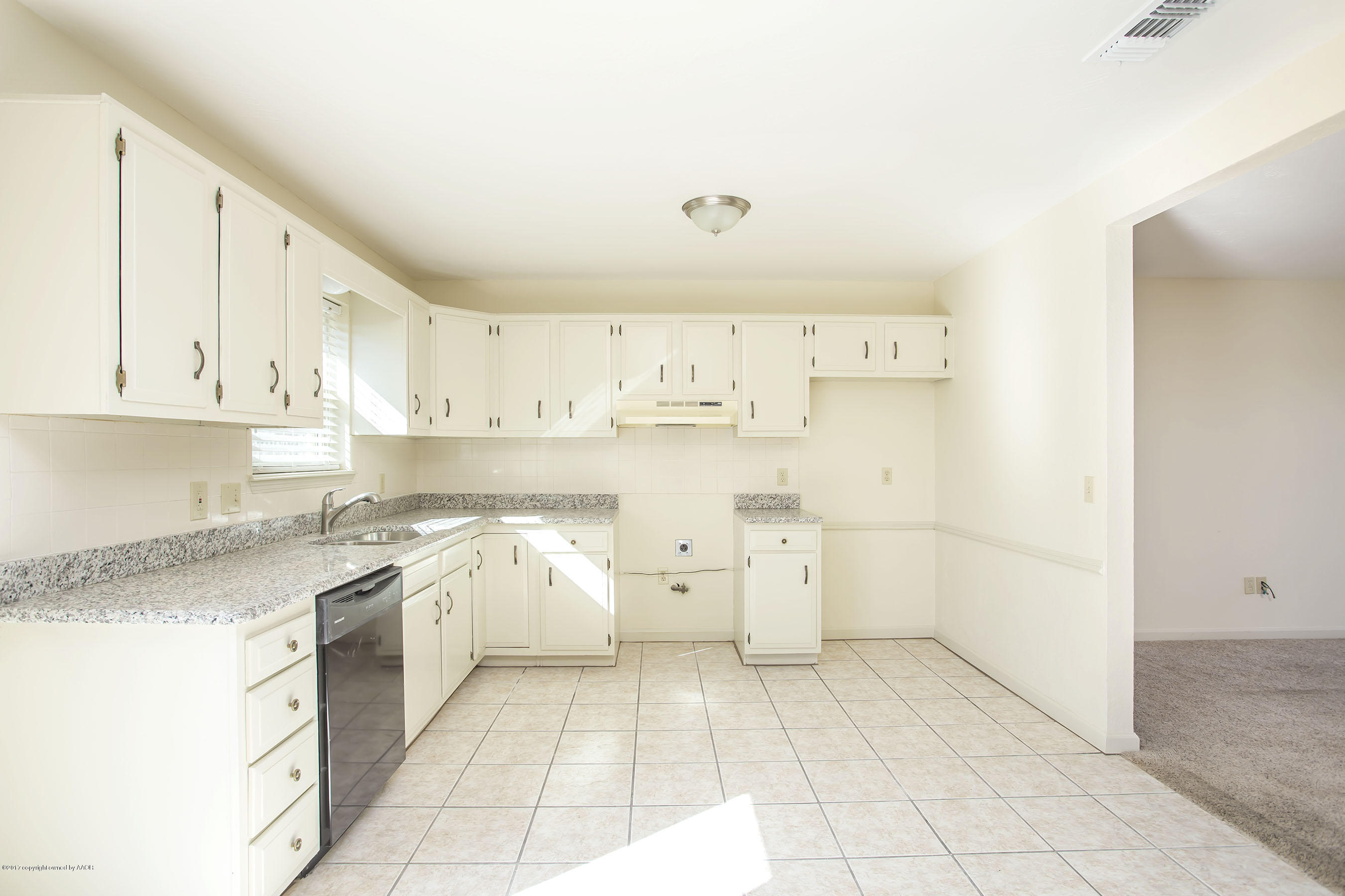 52 Hunsley Road Canyon, TX 79015 - Photo 6 of 18 Kitchen Main