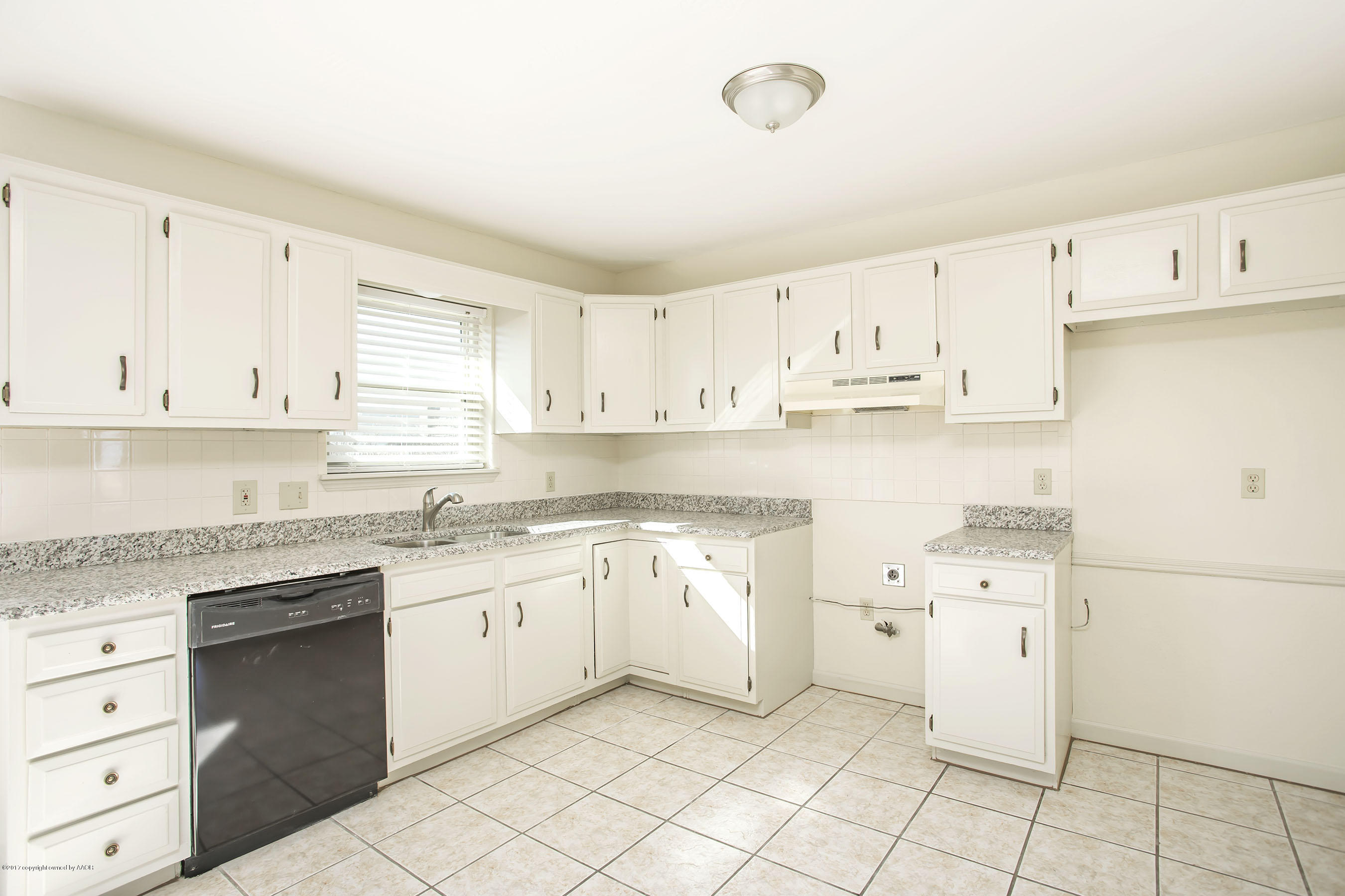 52 Hunsley Road Canyon, TX 79015 - Photo 7 of 18 Kitchen