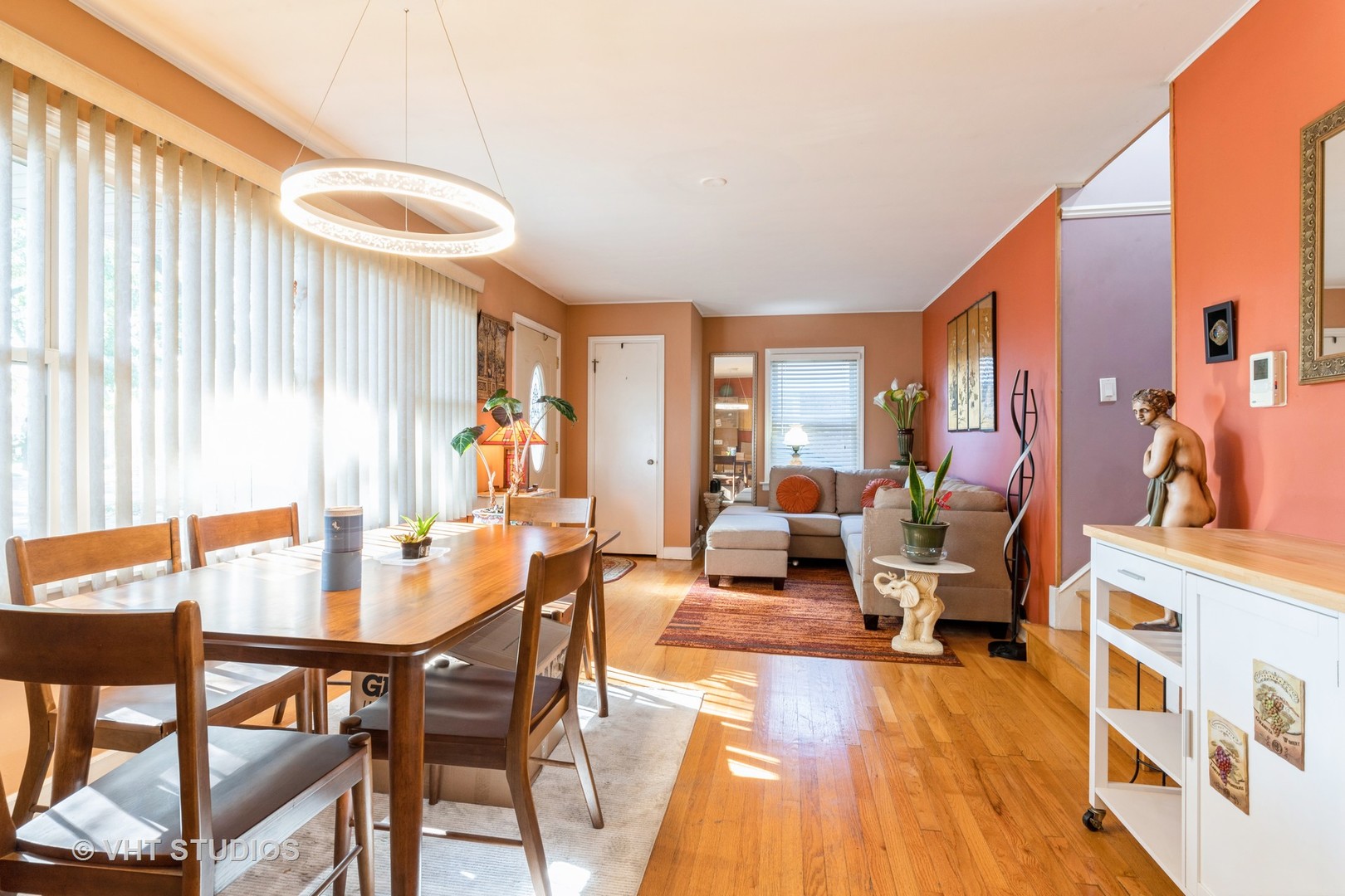 1040 South Wolf Road Des Plaines, IL 60016 - Photo 4 of 23 Gallery Image 4