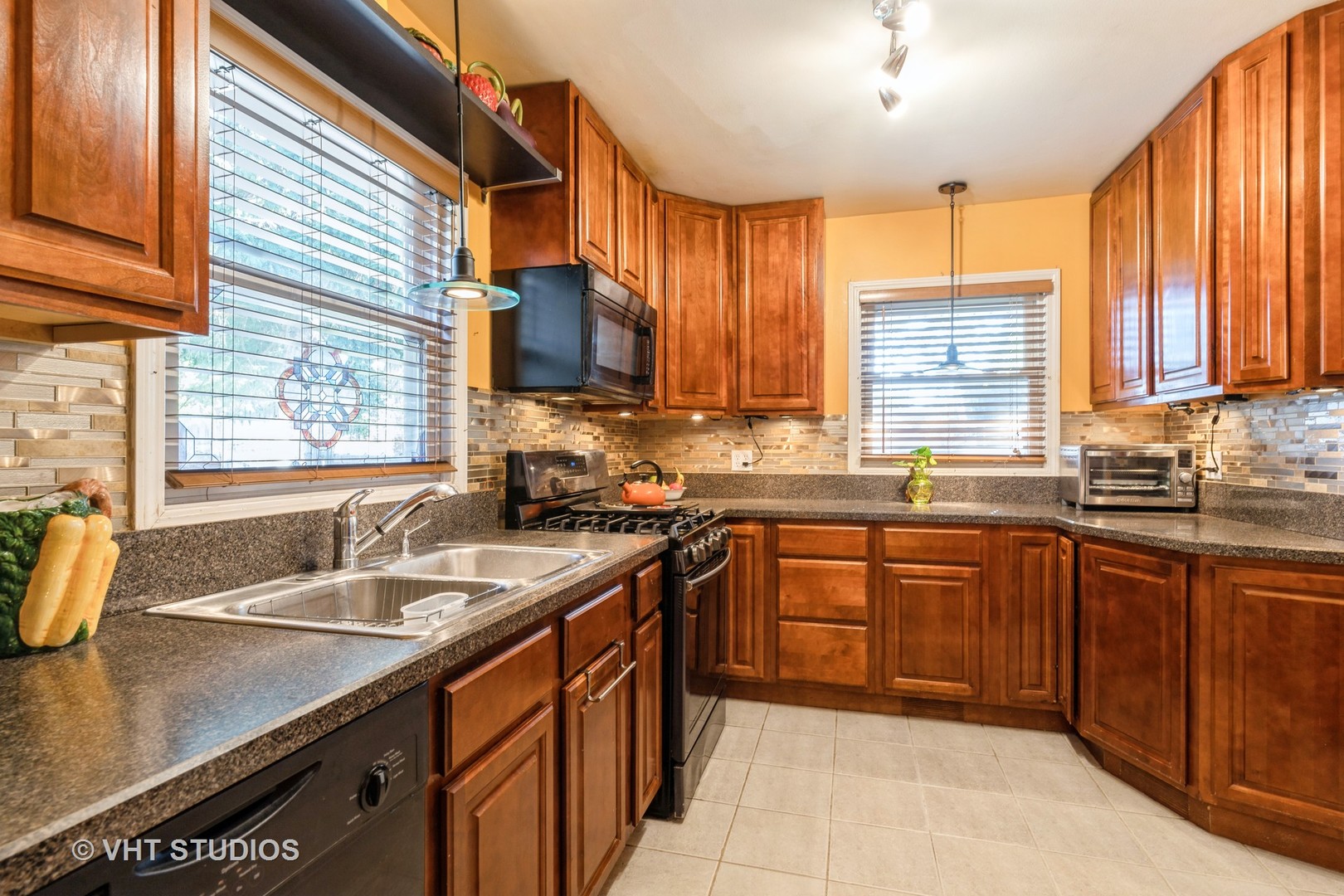 1040 South Wolf Road Des Plaines, IL 60016 - Photo 5 of 23 Gallery Image 5