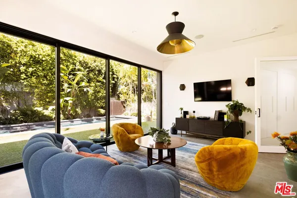 $4,150,000 | 157 South Lucerne Boulevard, Los Angeles, CA 90004