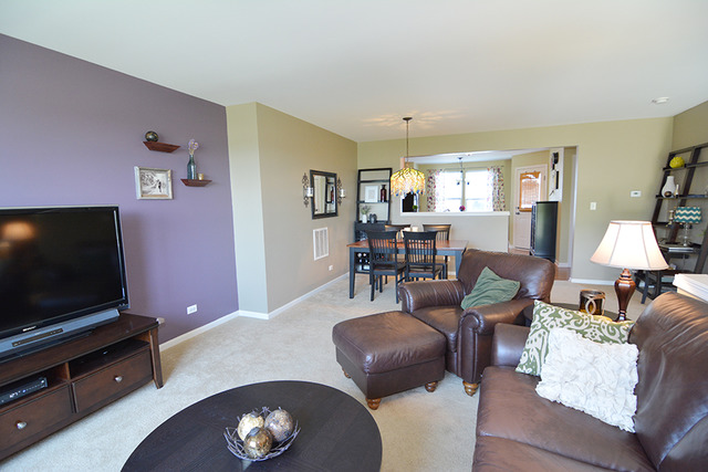 2504 Emily Lane Elgin, IL 60124 - Photo 6 of 24