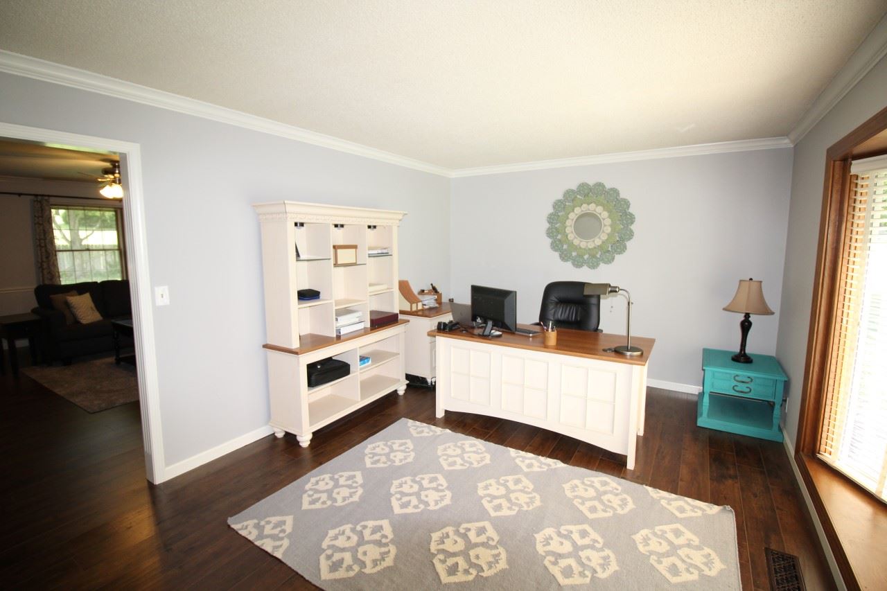 8344 Sharon Road Newburgh, IN 47630 - Photo 5 of 19 Gallery Image 5