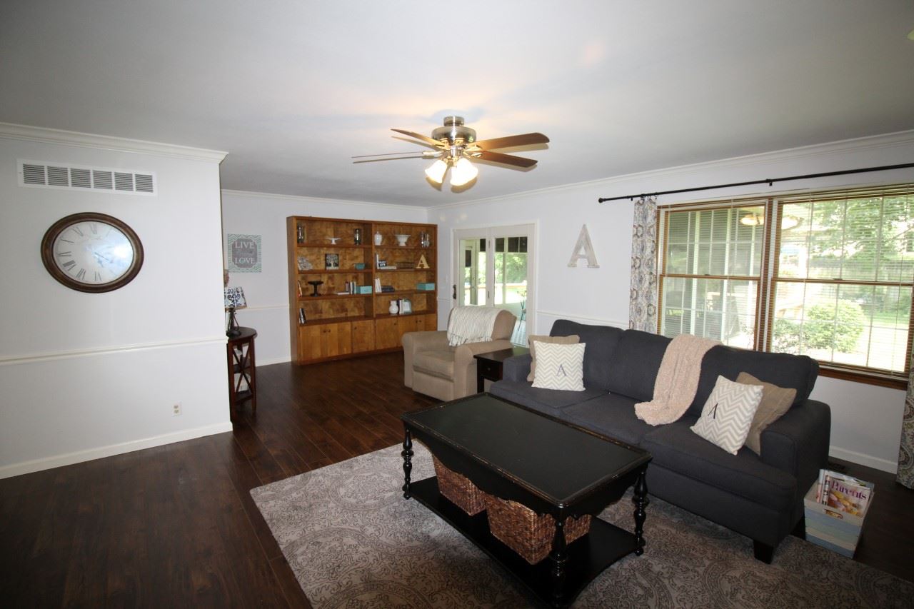 8344 Sharon Road Newburgh, IN 47630 - Photo 7 of 19 Gallery Image 7