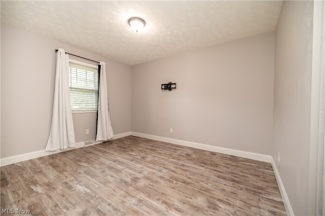 4829 New Road Austintown, OH 44515 - Photo 28 of 49 Bedroom 3