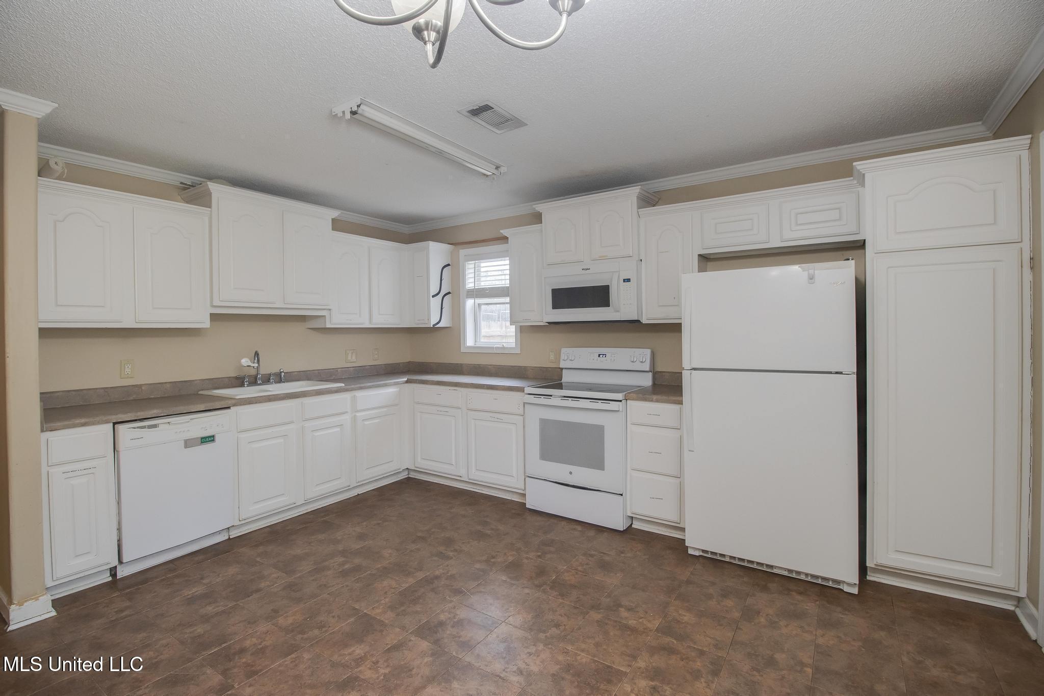 19254 North Clairmonte Street Saucier, MS 39574 - Photo 11 of 18 24s-12