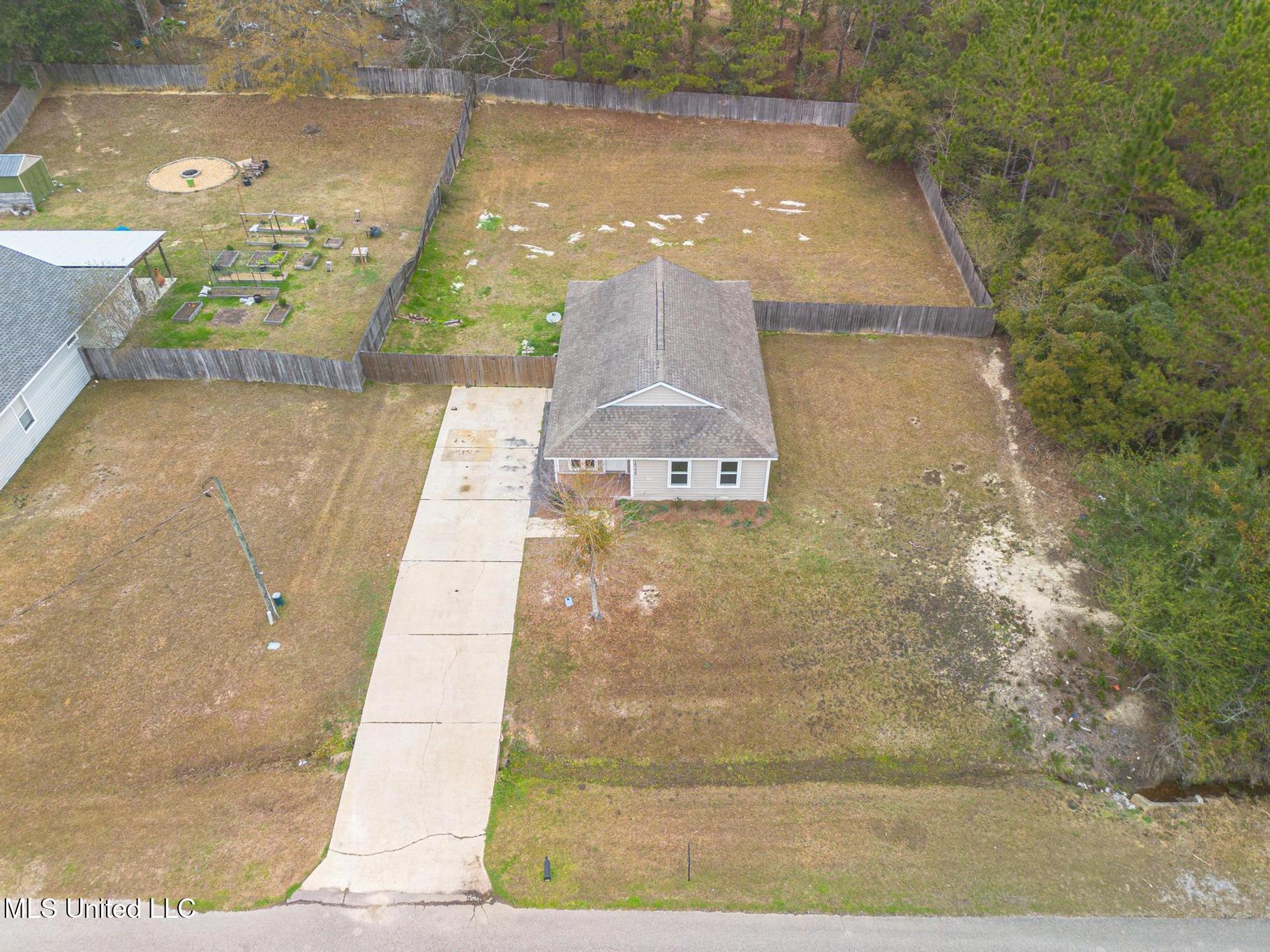 19254 North Clairmonte Street Saucier, MS 39574 - Photo 16 of 18 24s-17