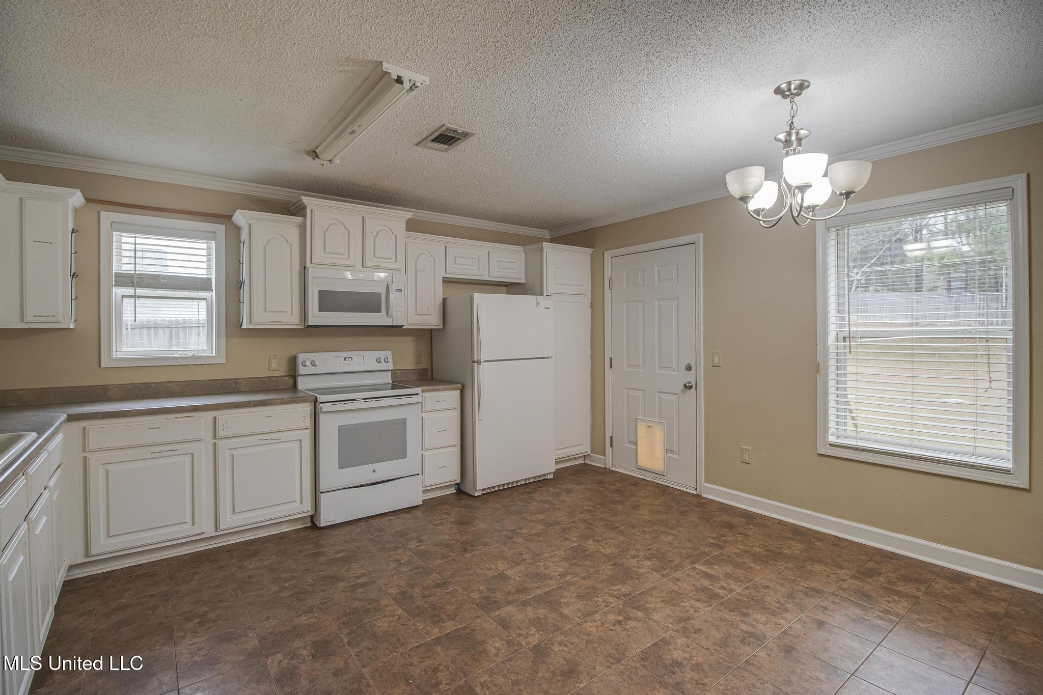 19254 North Clairmonte Street Saucier, MS 39574 - Photo 10 of 18 24s-11