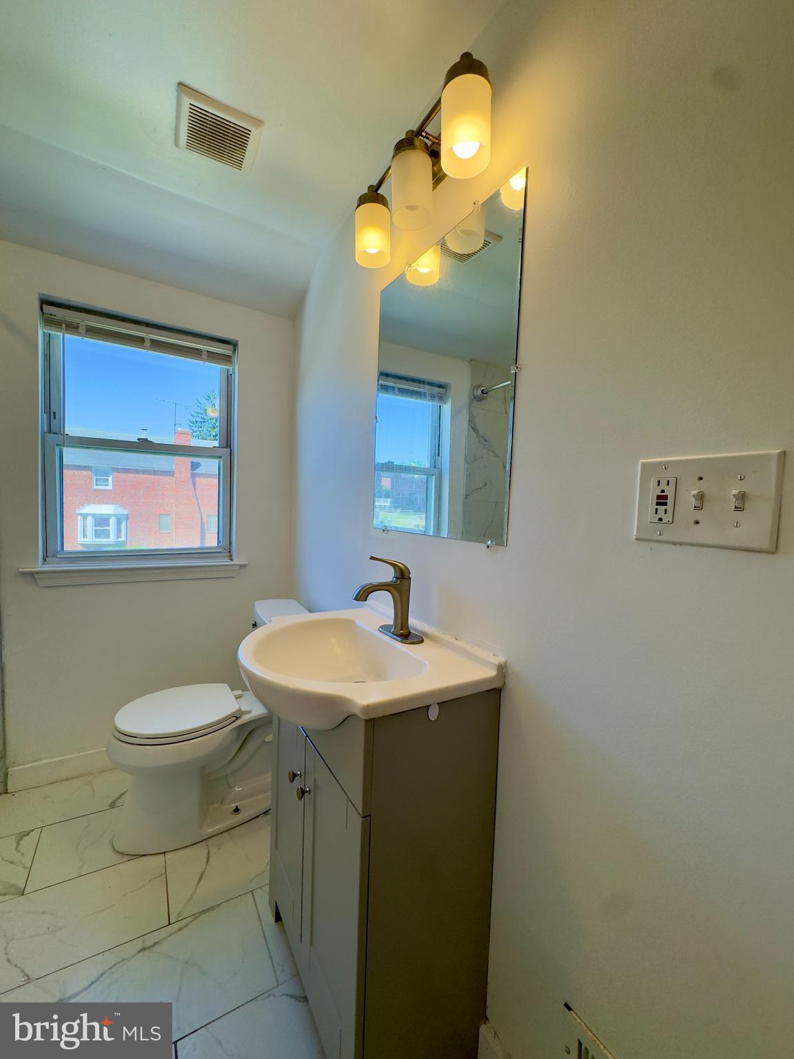 5781 Edgepark Road Baltimore, MD 21239 - Photo 12 of 20