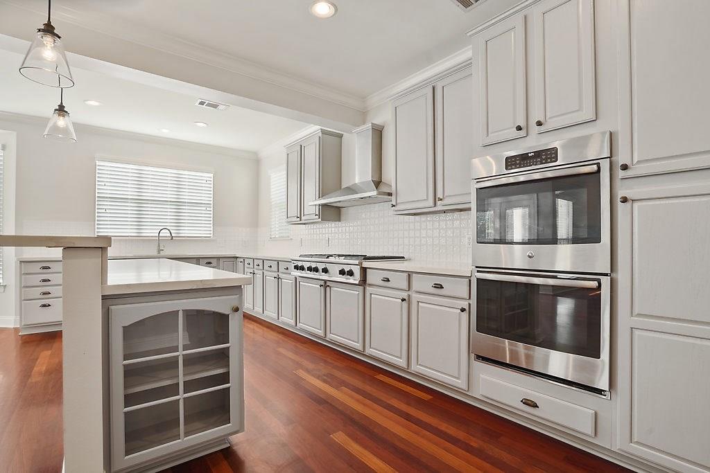 652 Rue Orleans Mandeville, LA 70471 - Photo 4 of 23 Gallery Image 4