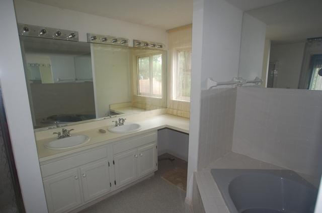 2392 Willis Road Dublin, OH 43016 - Photo 16 of 26 Gallery Image 16