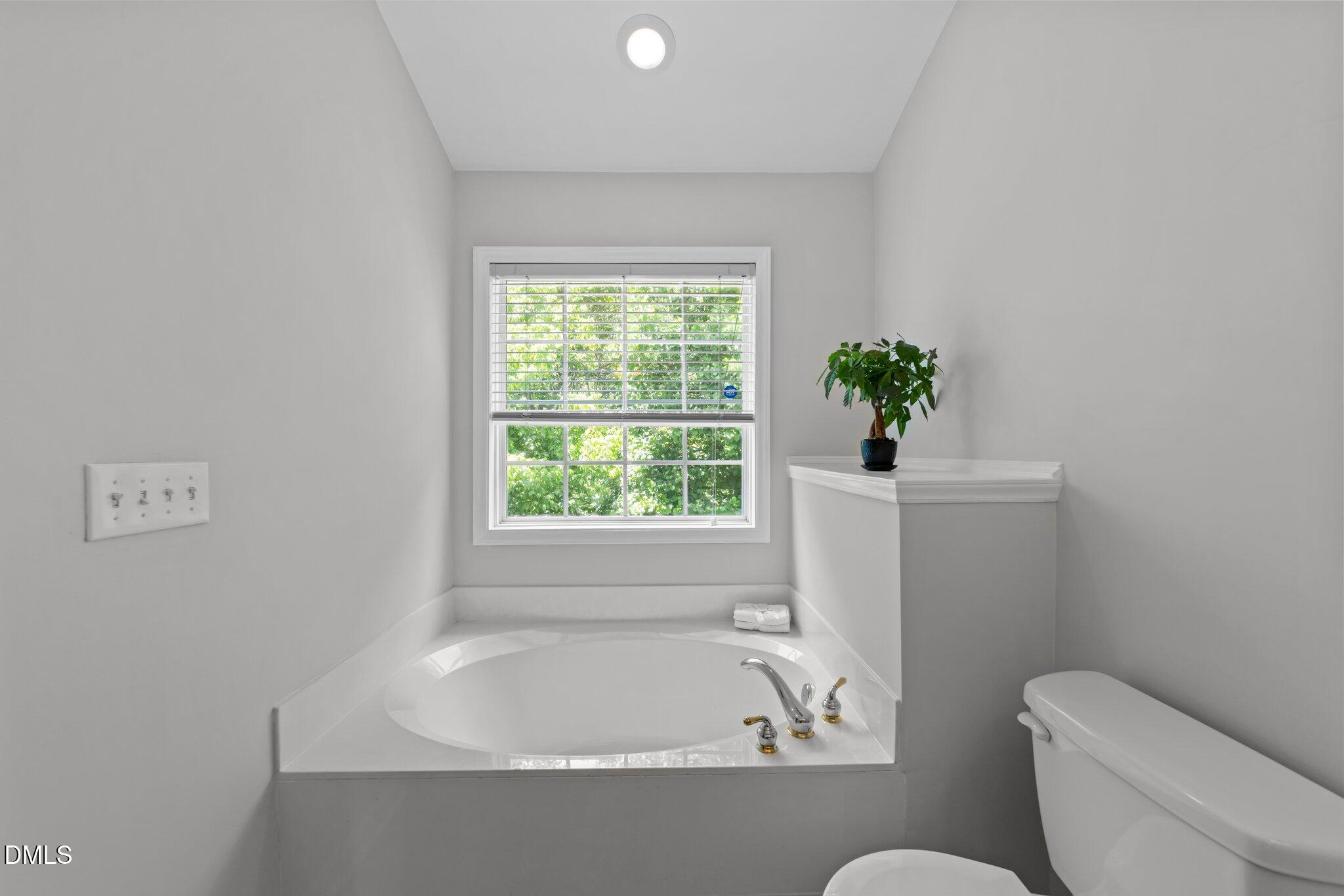 6809 Middleboro Drive Raleigh, NC 27612 - Photo 16 of 33 19-web-or-mls-3D5A7341