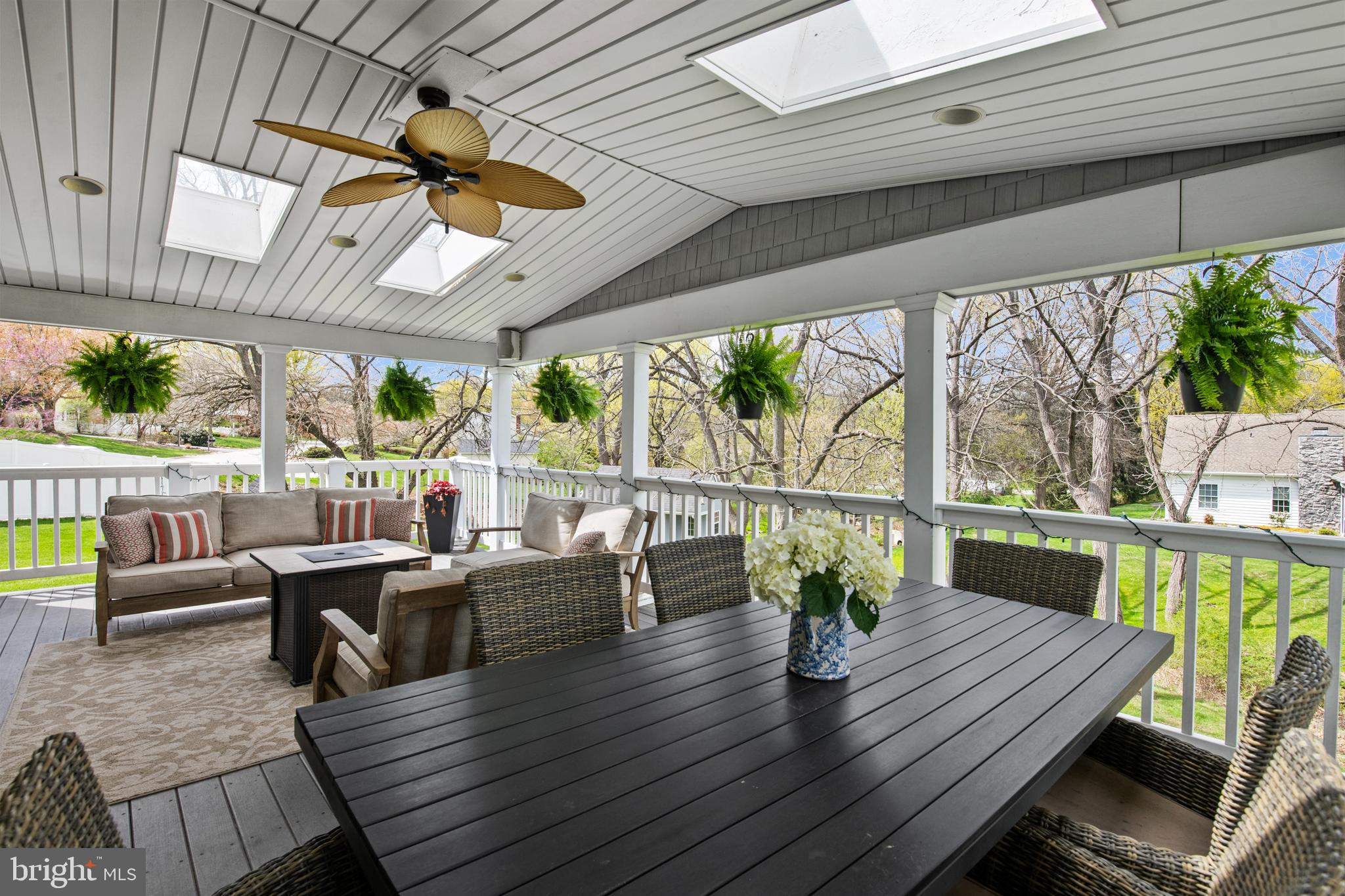 2532 Knob Hill Road York, PA 17403 - Photo 31 of 41 Covered deck