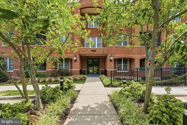 $450,000 | 7055 Heritage Hunt Drive, Unit 111, Gainesville, VA 20155