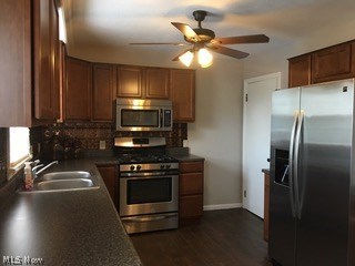 471 Robinson Road Campbell, OH 44405 - Photo 3 of 22 Gallery Image 3