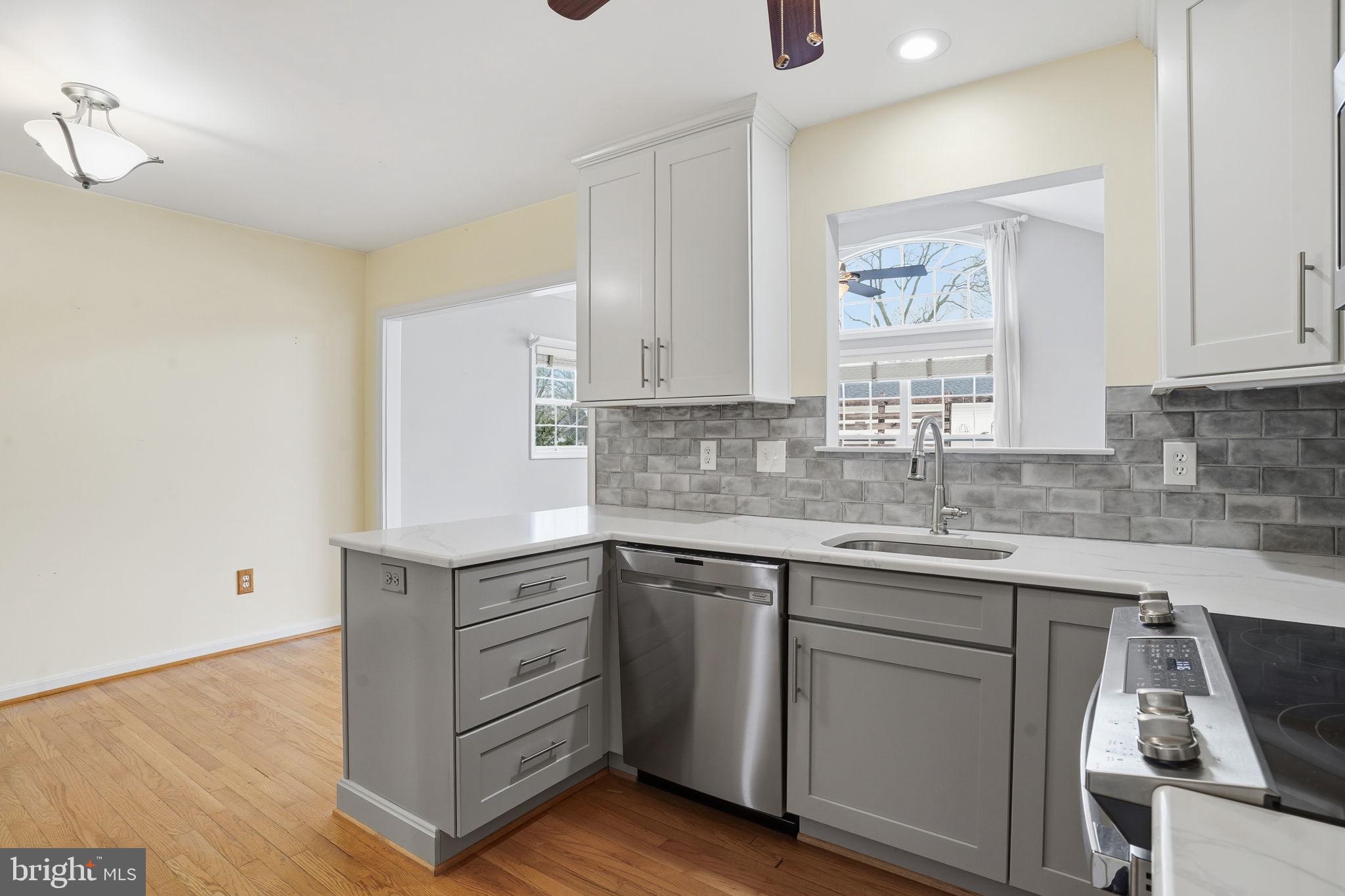 562 Whitney Road Severna Park, MD 21146 - Photo 5 of 20 Updated Kitchen