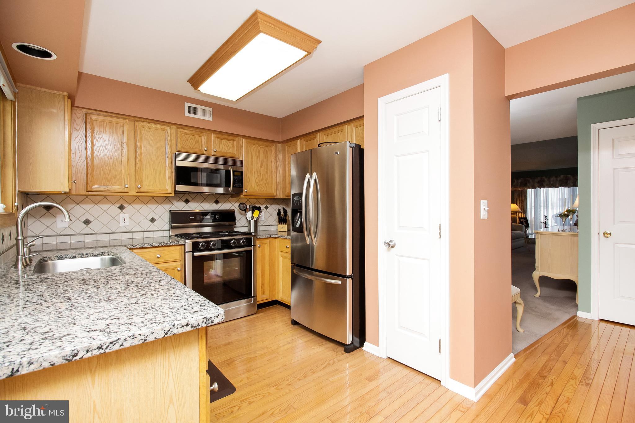 179 Ridgewood Way Burlington, NJ 08016 - Photo 12 of 42 Eat-In Kitchen