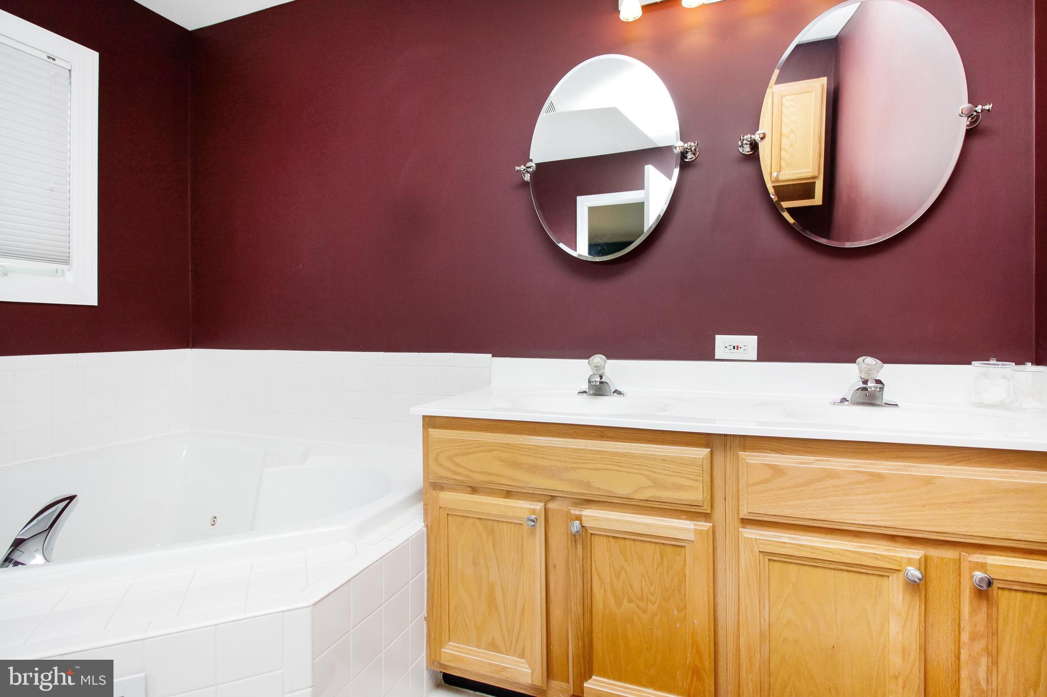 179 Ridgewood Way Burlington, NJ 08016 - Photo 23 of 42 Master Bathroom