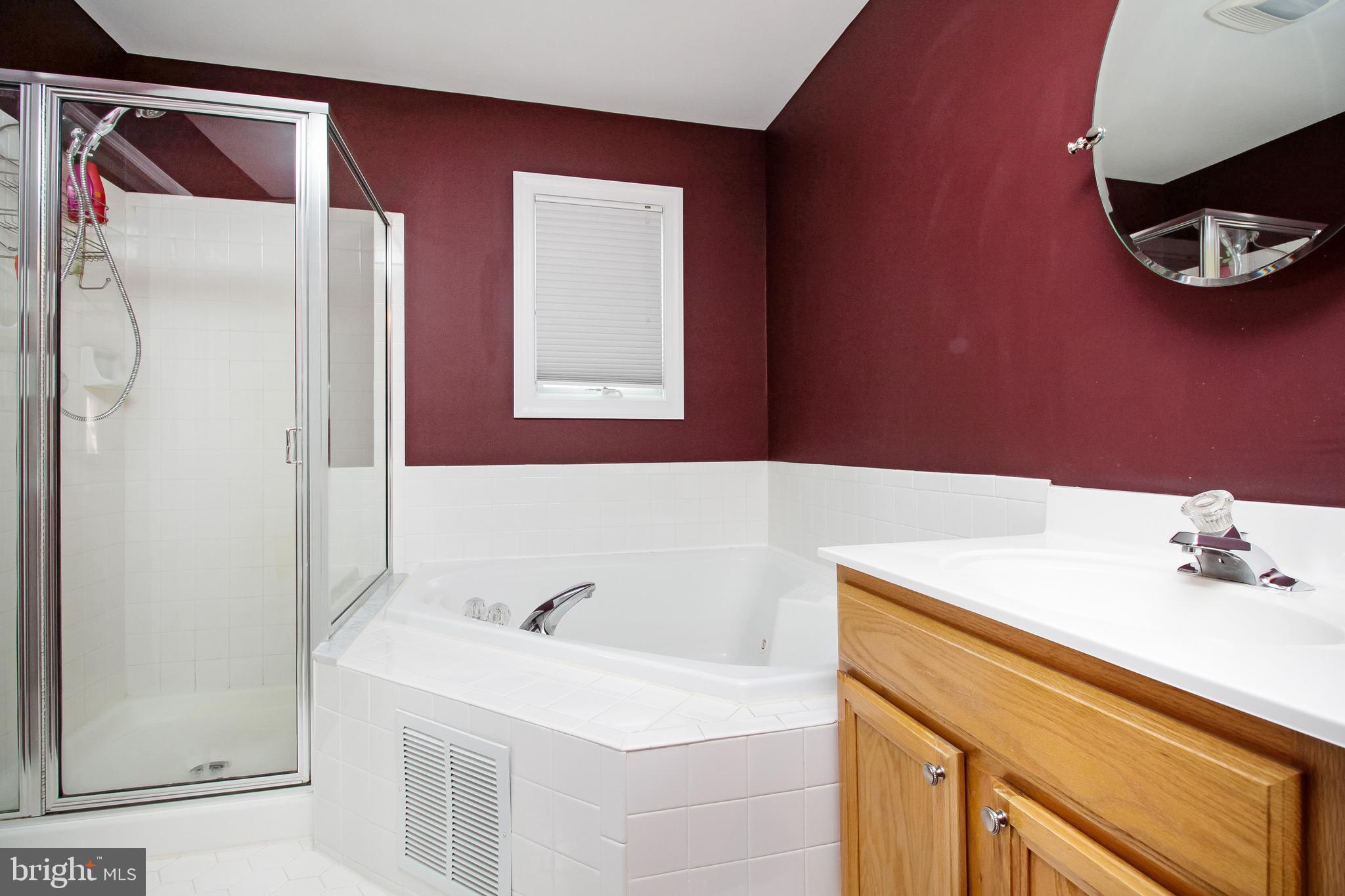 179 Ridgewood Way Burlington, NJ 08016 - Photo 24 of 42 Master Bathroom