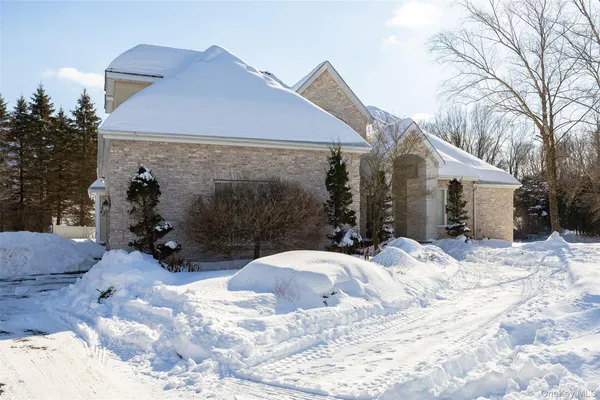 $995,000 | 59 Wintergreen Place, Hopewell Junction, NY 12533