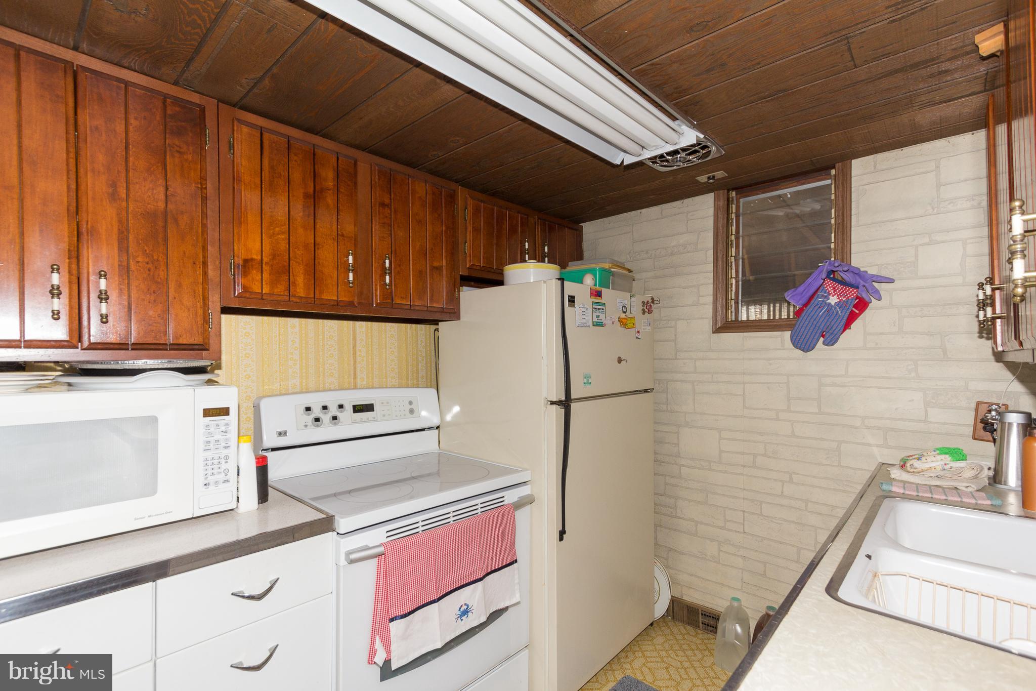 7616 Water Oak Point Road Pasadena, MD 21122 - Photo 13 of 38 Gallery Image 13