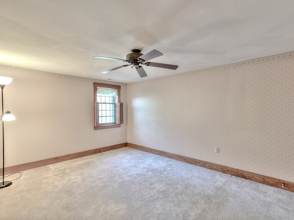 10 Tinker Road Bedford, NH 03110 - Photo 13 of 38 Gallery Image 13