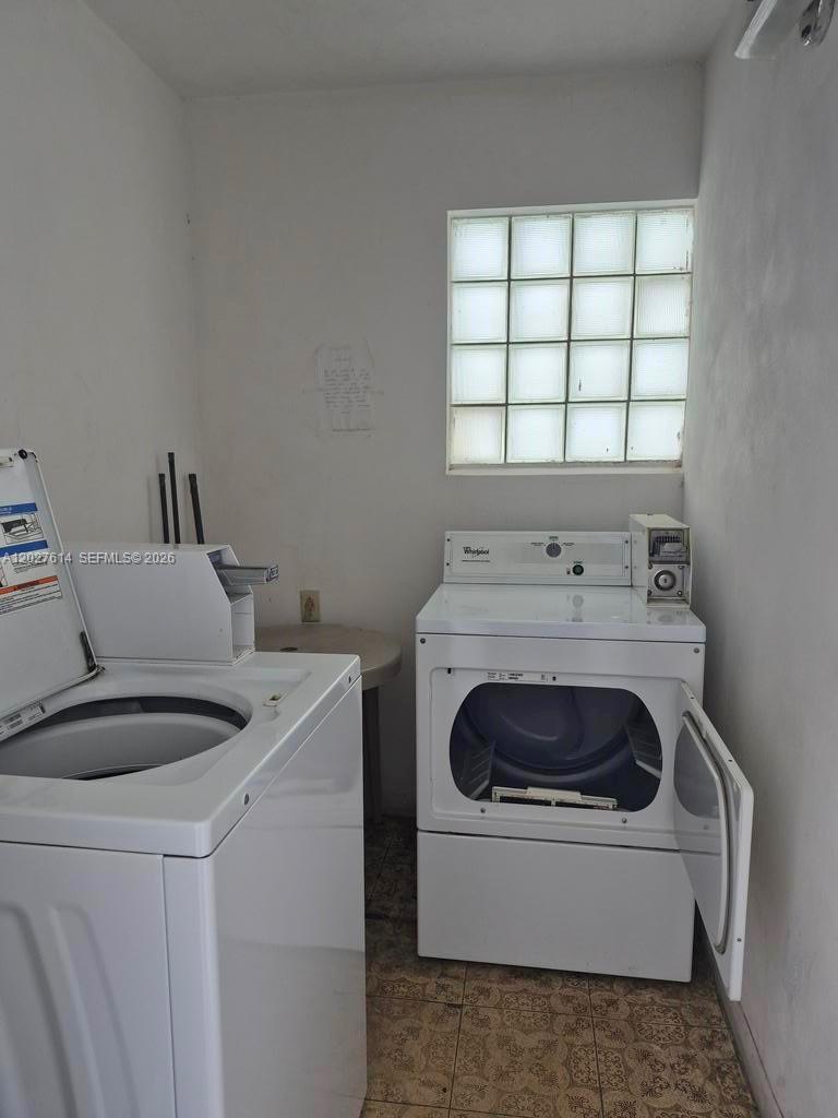7041 Pembroke Road, Unit 2 Pembroke Pines, FL 33023 - Photo 17 of 18