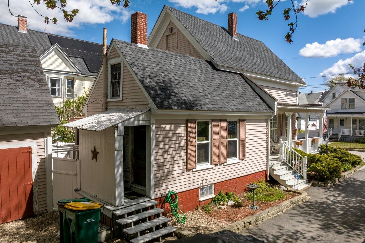 19 Sheridan Avenue Rochester, NH 03867 - Photo 6 of 44