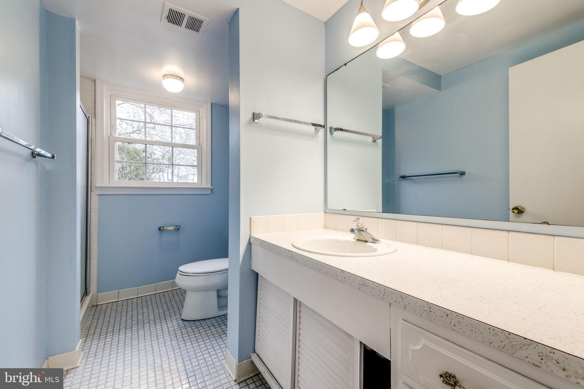 7723 Hayfield Road Alexandria, VA 22315 - Photo 19 of 28 Full bath on lower level