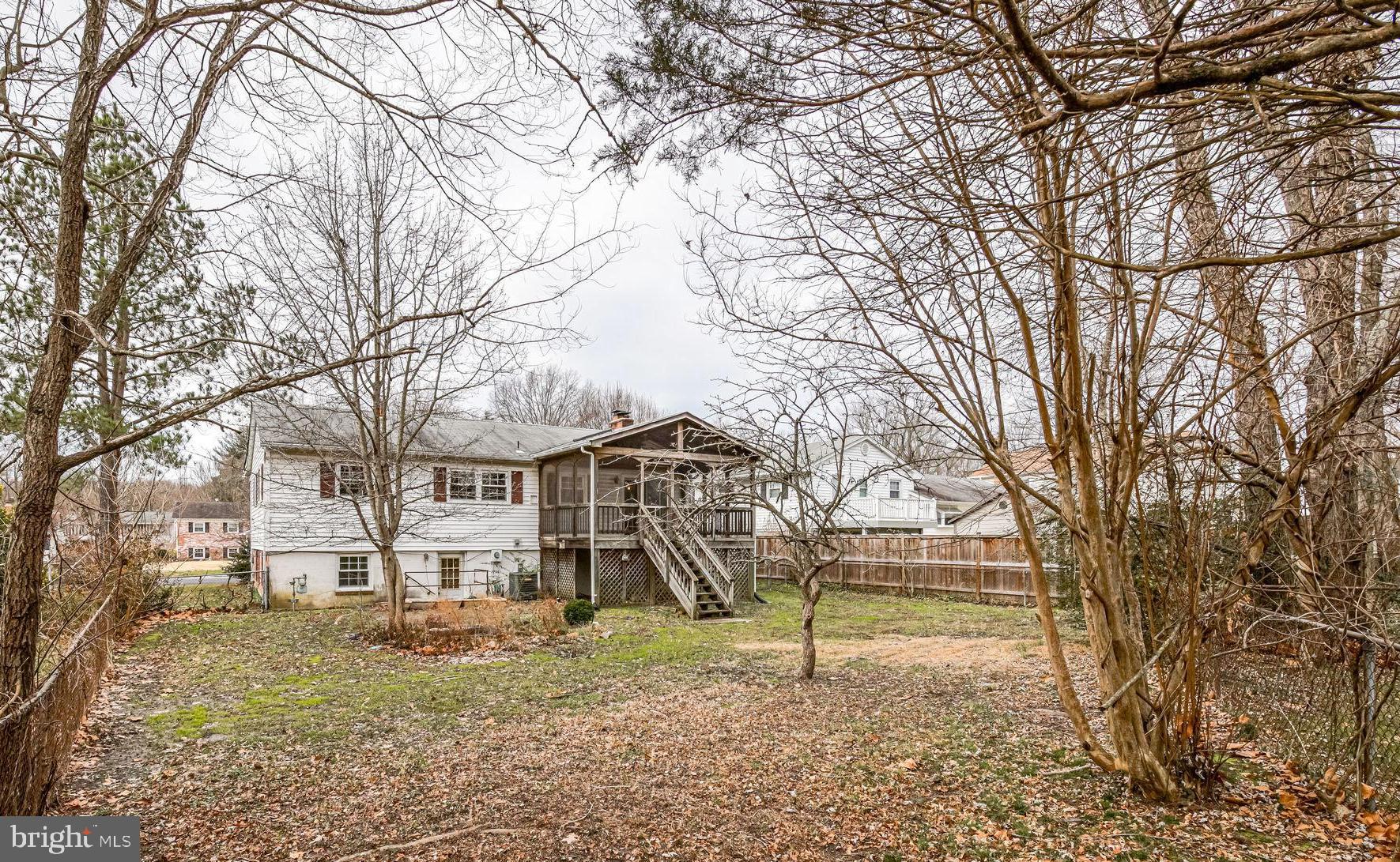 7723 Hayfield Road Alexandria, VA 22315 - Photo 27 of 28 Large spacious backyard