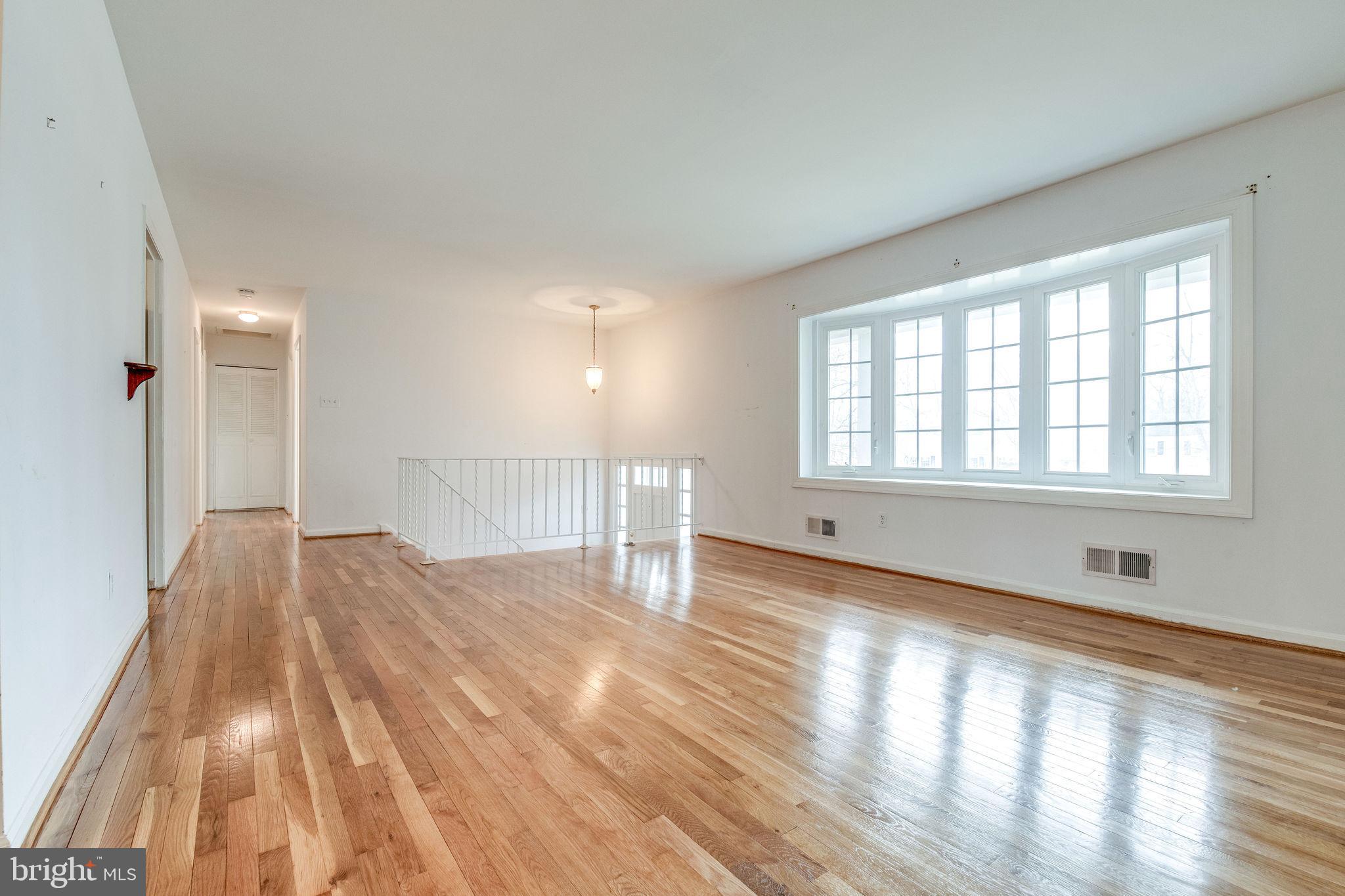 7723 Hayfield Road Alexandria, VA 22315 - Photo 5 of 28 Large bay window allowing beautiful light