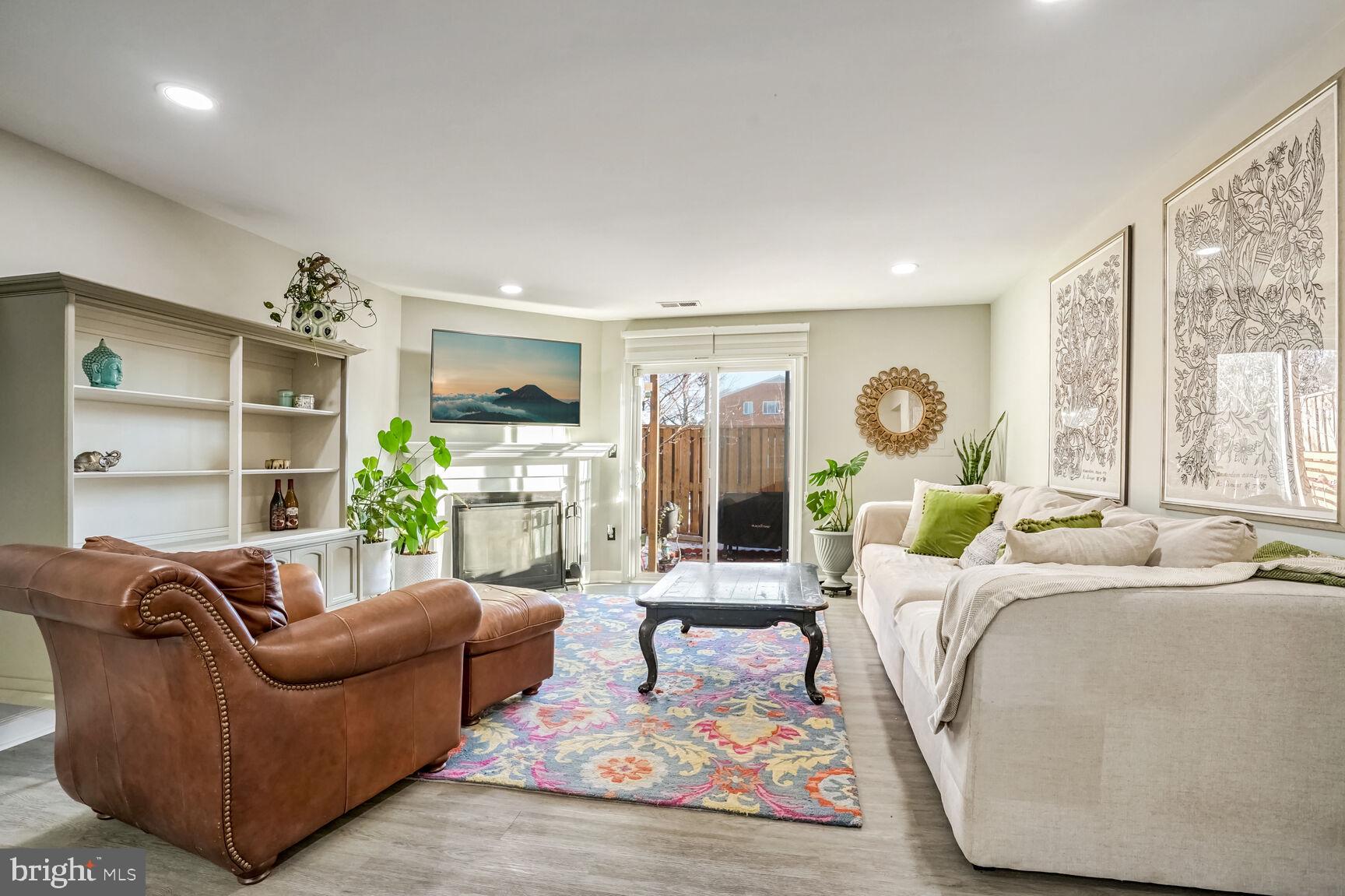 3908 9th Road South, Unit 3908 Arlington, VA 22204 - Photo 2 of 4 Gallery Image 2