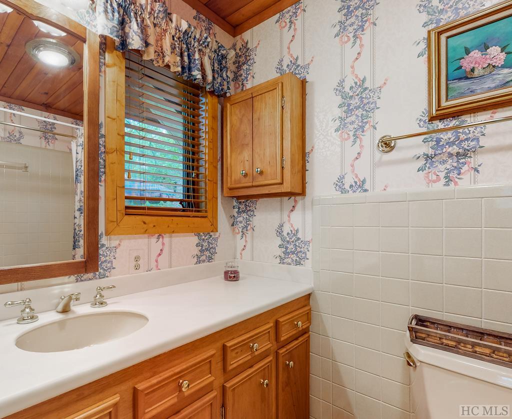 1121 Wilson Road Highlands, NC 28741 - Photo 36 of 42 Gallery Image 36