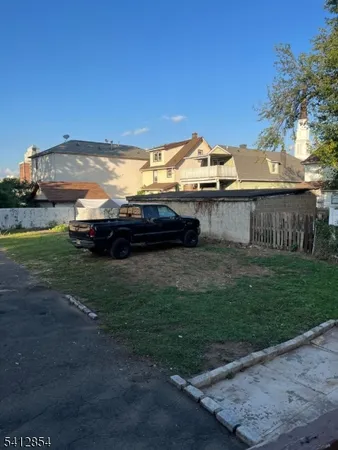 $2,700 | 925 South Street, Elizabeth, NJ 07202