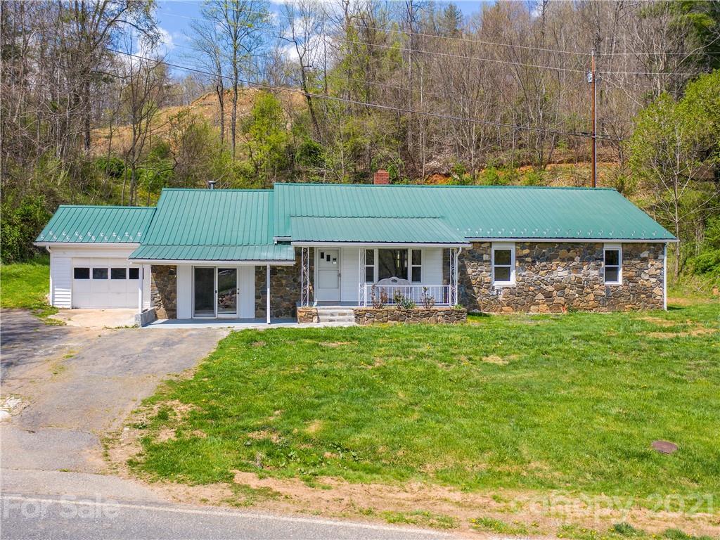 213 Mill Spring Road Burnsville, NC 28714 - Photo 1 of 36 Gallery Image 1