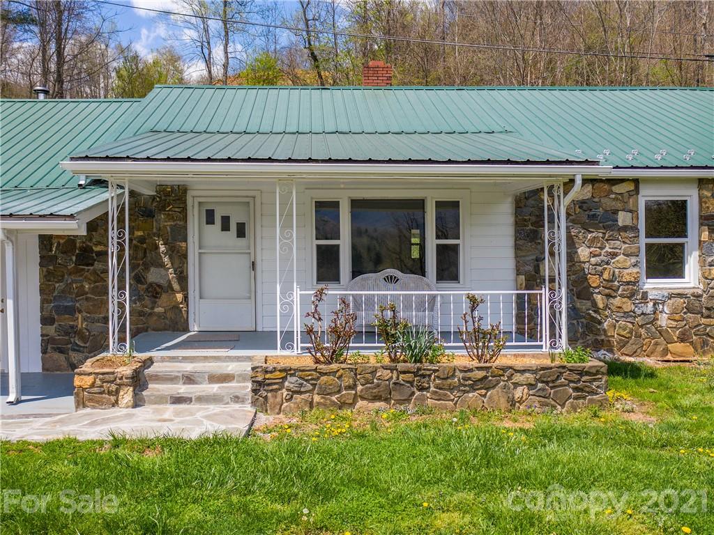 213 Mill Spring Road Burnsville, NC 28714 - Photo 2 of 36 Gallery Image 2