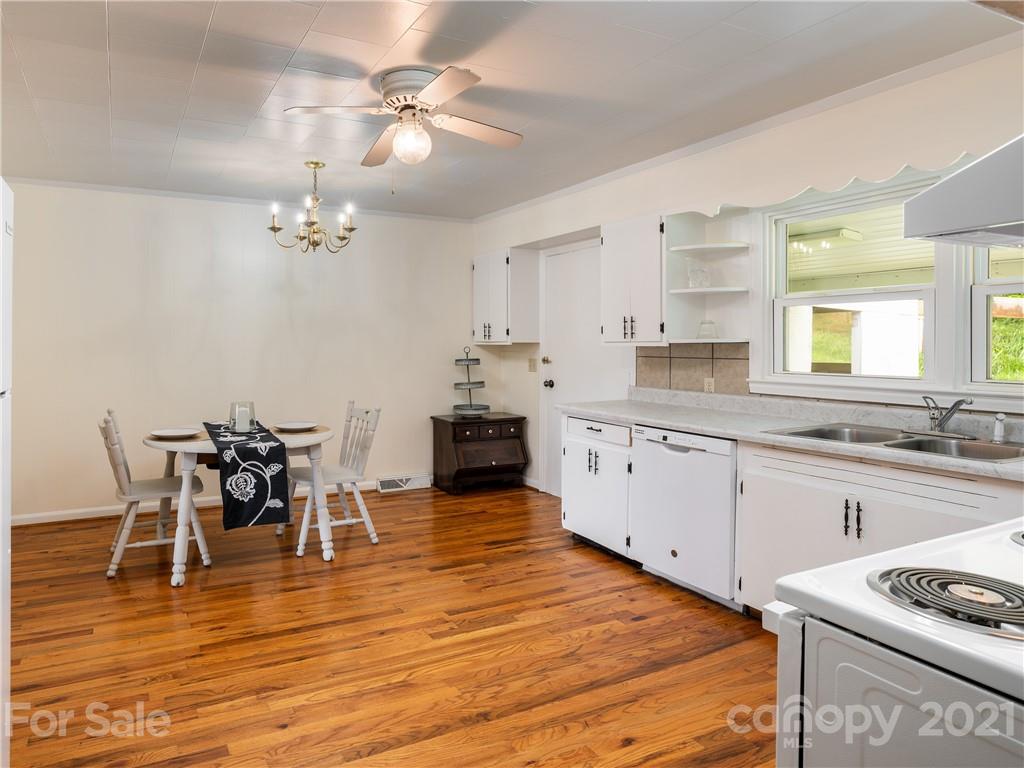 213 Mill Spring Road Burnsville, NC 28714 - Photo 15 of 36 Gallery Image 15