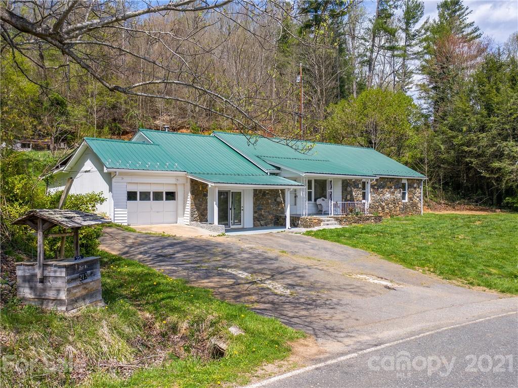 213 Mill Spring Road Burnsville, NC 28714 - Photo 3 of 36 Gallery Image 3