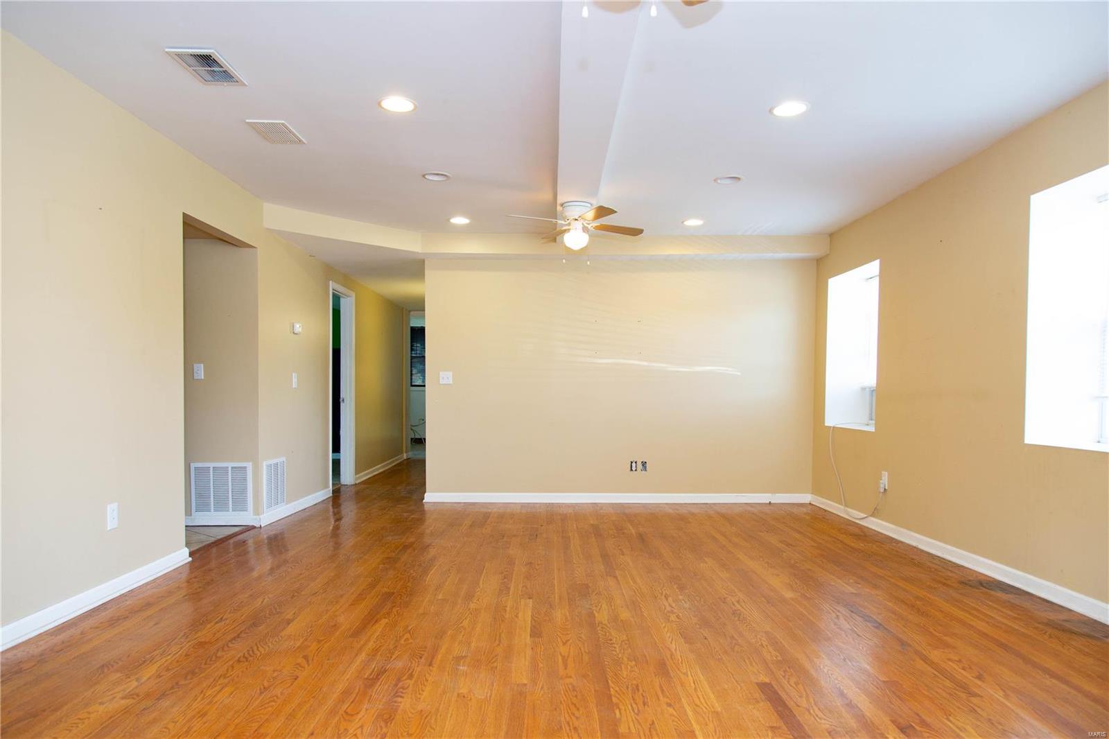12125 Larimore Road St. Louis, MO 63138 - Photo 5 of 37 Gallery Image 5