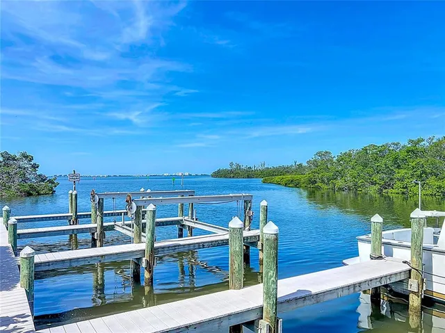 $4,300,000 | 2424 Bay Drive, Unit 2424/2426, Bradenton, FL 34207