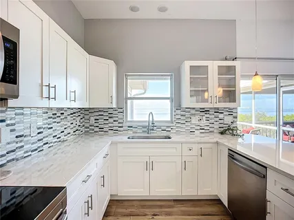 $4,300,000 | 2424 Bay Drive, Unit 2424/2426, Bradenton, FL 34207